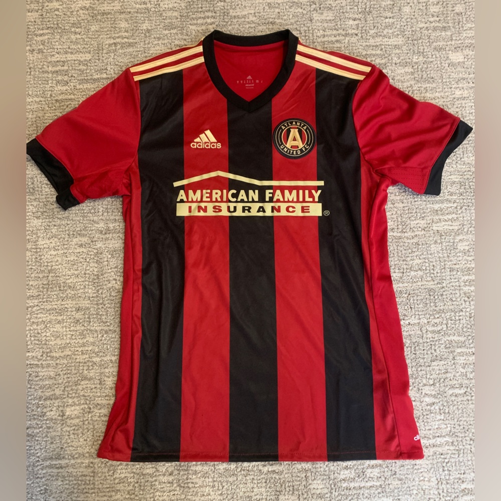Men’s replica inaugural season Atlanta United jersey